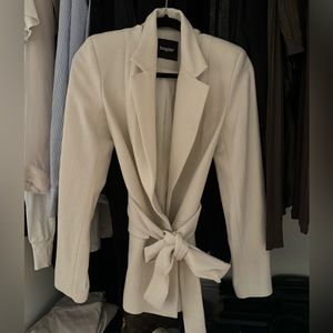 Beautiful white blazer with tie.